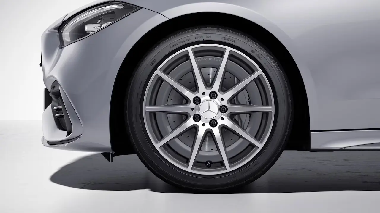 Rines de aleación AMG con diseño de 10 radios