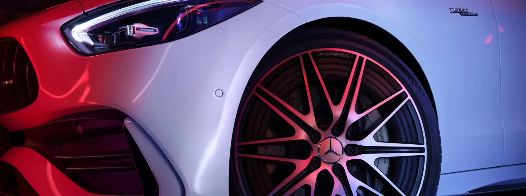 Mercedes-AMG C 43 4MATIC gallery image