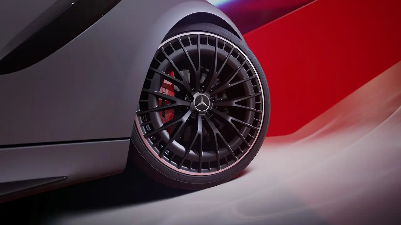 Rines de aleación AMG de 20”