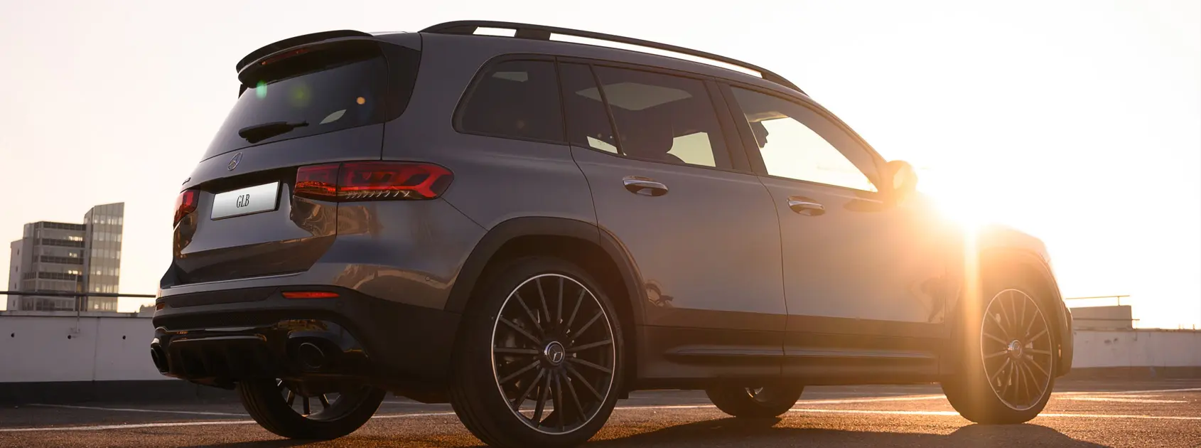 Mercedes-AMG GLB 35 4MATIC gallery image