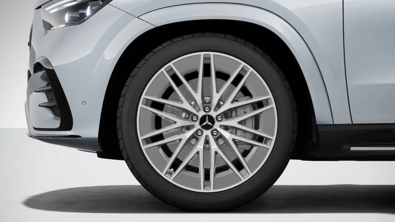 Rines de aleación AMG con diseño multiradio