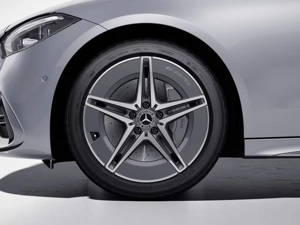 Rines de aleación AMG de 18' de 5 radios