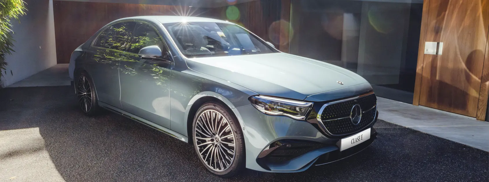 E 350e Exclusive gallery image