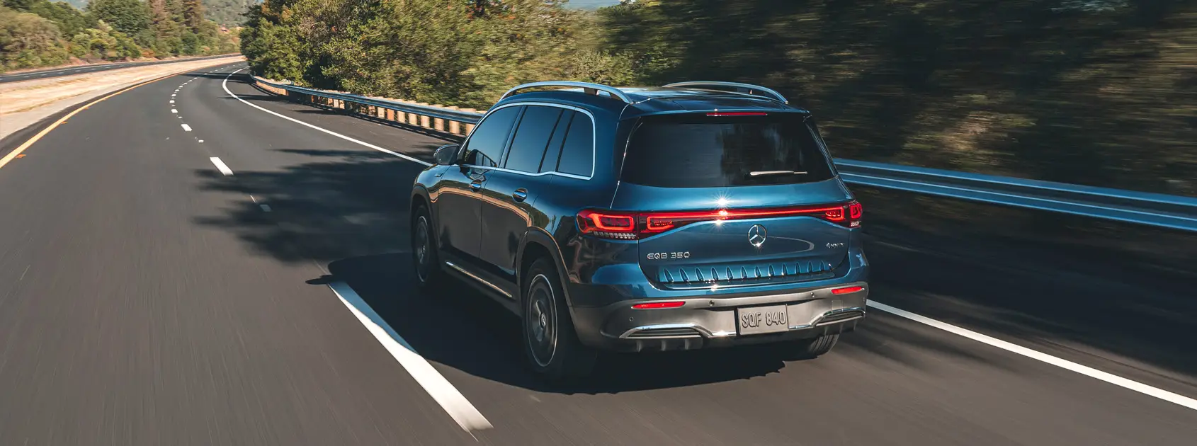 EQB 350 4MATIC gallery image