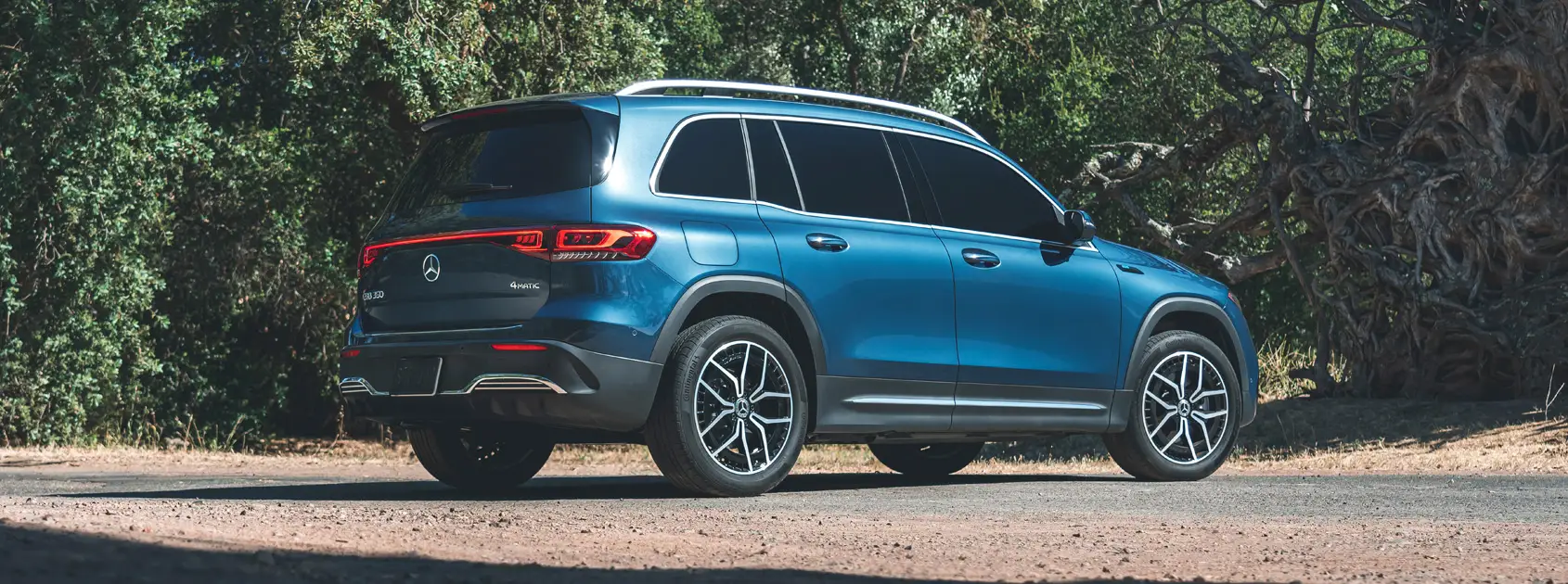 EQB 350 4MATIC gallery image