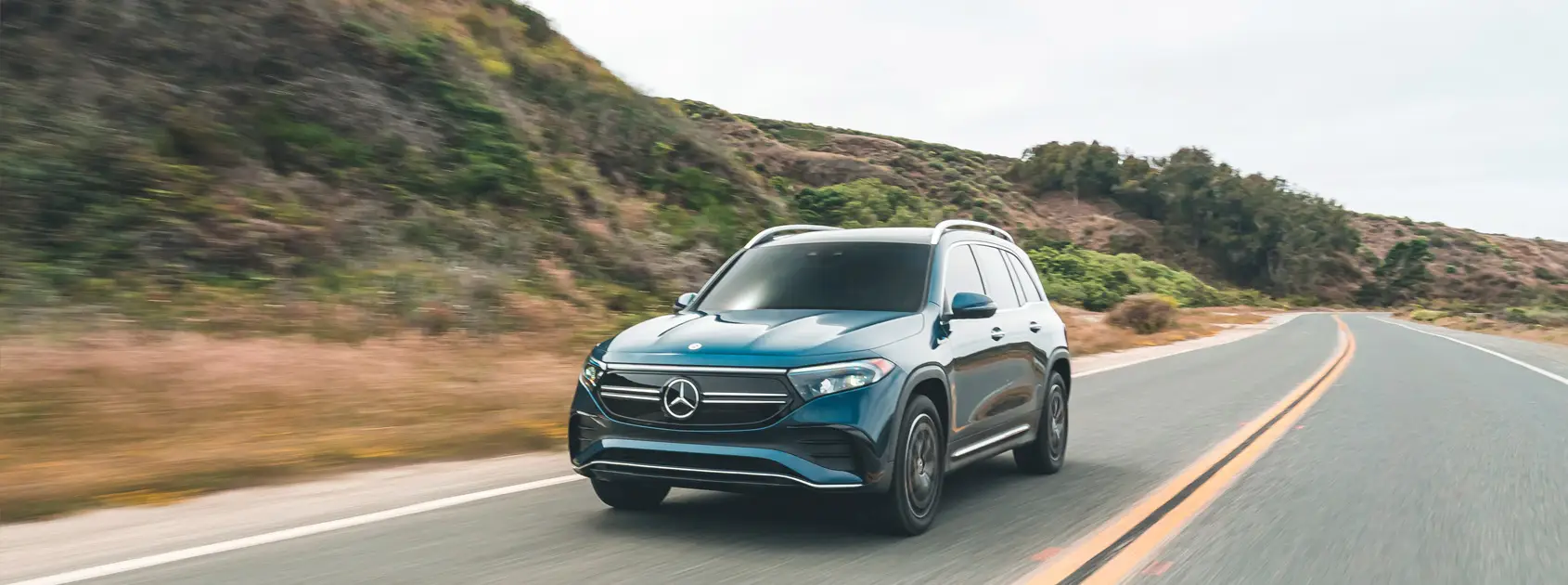 EQB 350 4MATIC gallery image