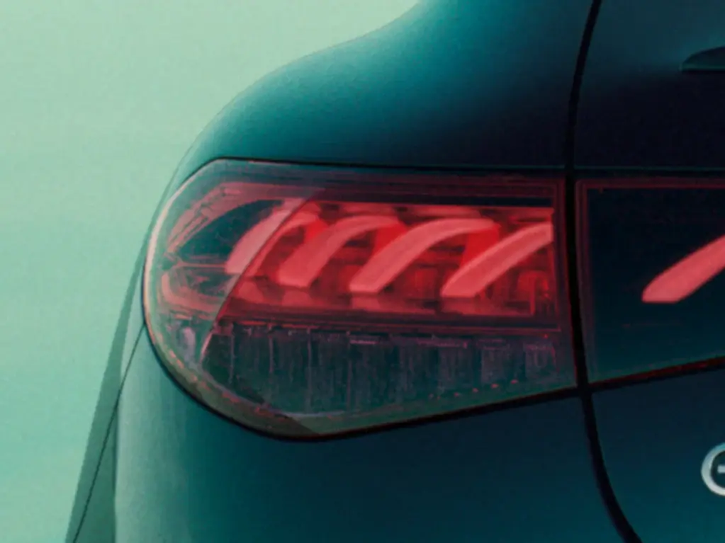 Luces traseras en diseño de hélice tridimensional