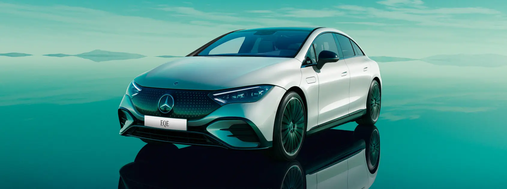 EQE 350 4MATIC gallery image