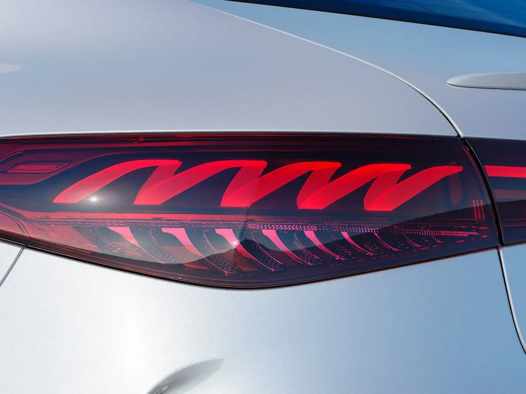 Luces traseras en diseño de hélice tridimensional