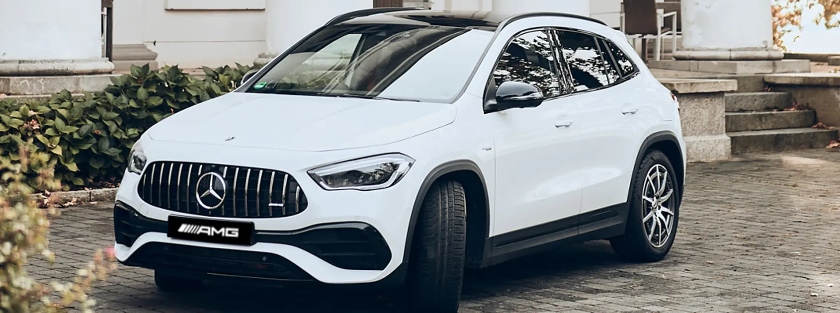 GLA 250 4MATIC gallery image