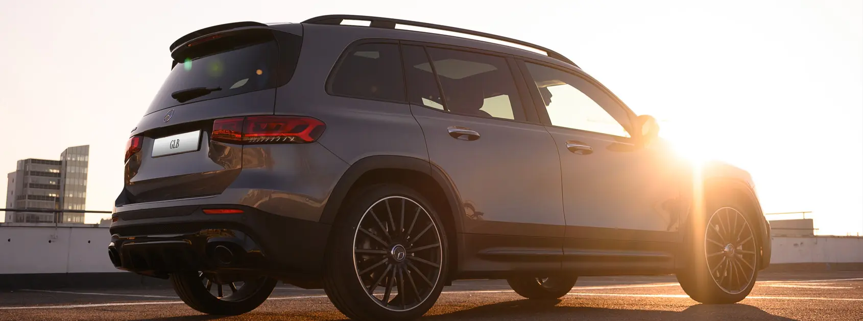 GLB 250 4MATIC gallery image