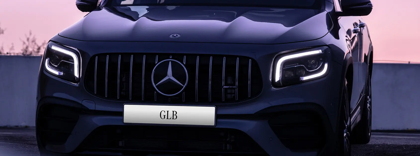 GLB 250 4MATIC gallery image