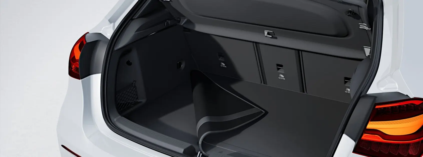 Mercedes-AMG A 35 4MATIC gallery image